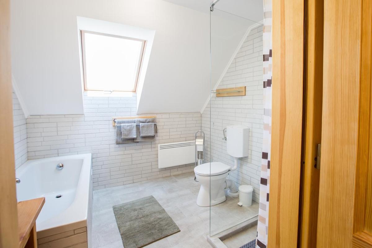 Bakony-Cinca Vendeghaz Hotel Szentgal Luaran gambar