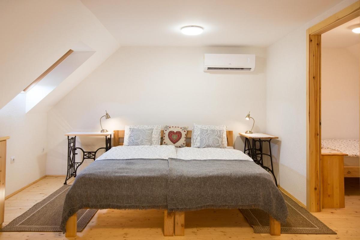 Bakony-Cinca Vendeghaz Hotel Szentgal Luaran gambar