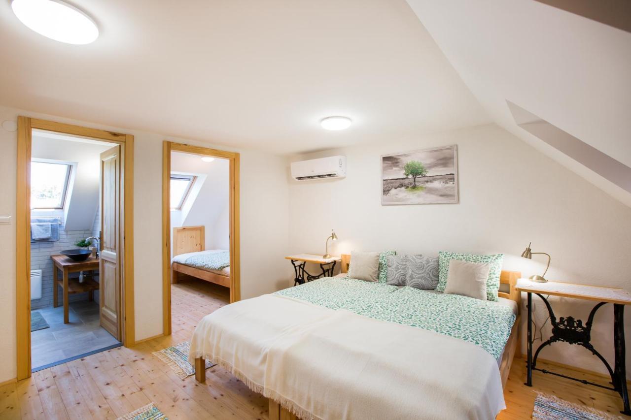 Bakony-Cinca Vendeghaz Hotel Szentgal Luaran gambar