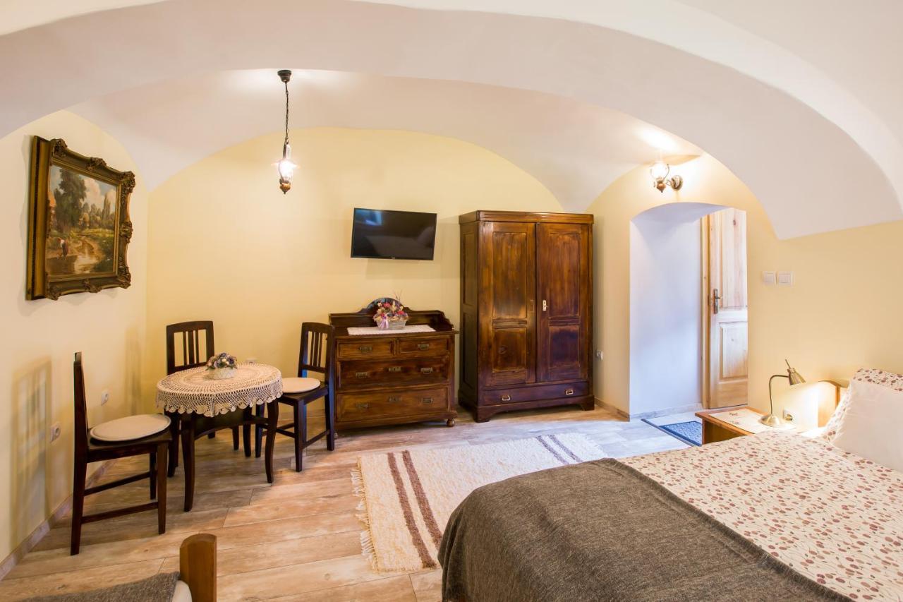 Bakony-Cinca Vendeghaz Hotel Szentgal Luaran gambar