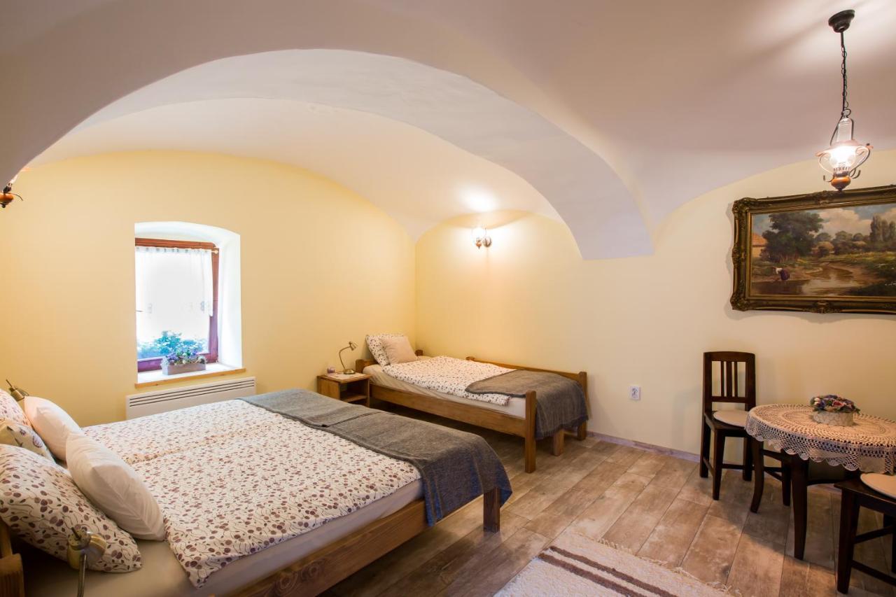 Bakony-Cinca Vendeghaz Hotel Szentgal Luaran gambar